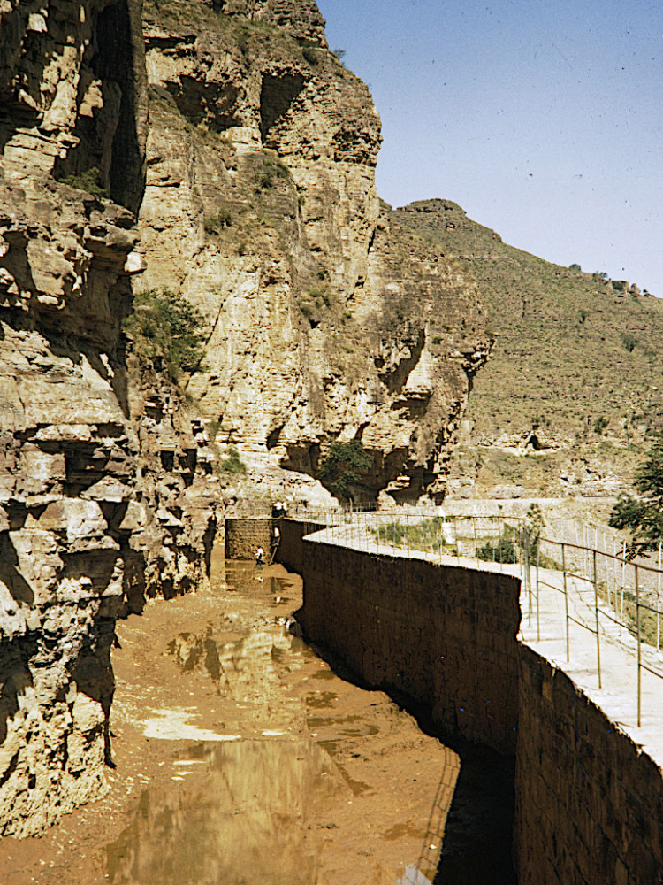 七十年代初的林州,太行天路红旗渠