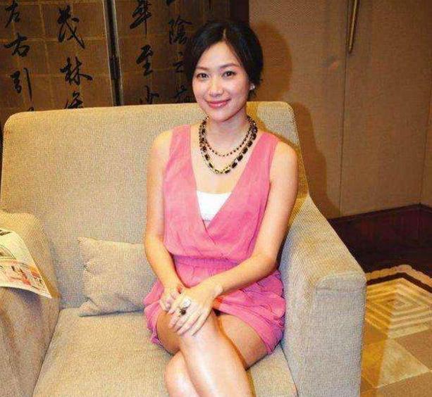 徐静蕾晒出自己的单身豪宅,45岁仍未嫁人,打算在这里住一辈子?