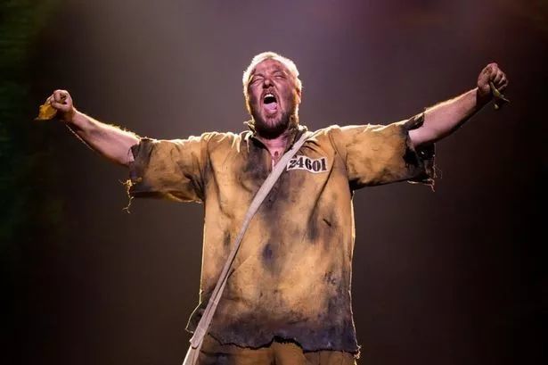 这个演了"无数次"冉阿让和魅影的男演员,却没有任何官摄