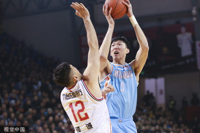 周琦退出新赛季|3条消息！周启秀休赛期增肌增重，吉林大腿抵达中国，付豪8月1日晒合影