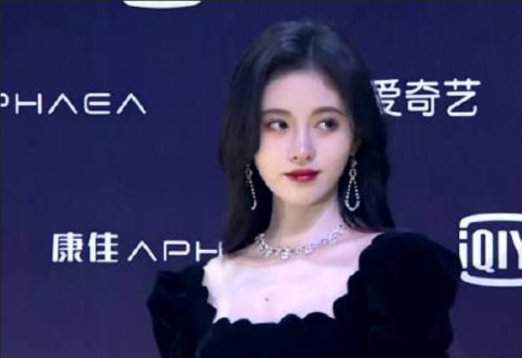 鞠婧祎参加尖叫之夜美上天 鼻子却遭网友吐槽 疑似又整了 腾讯新闻