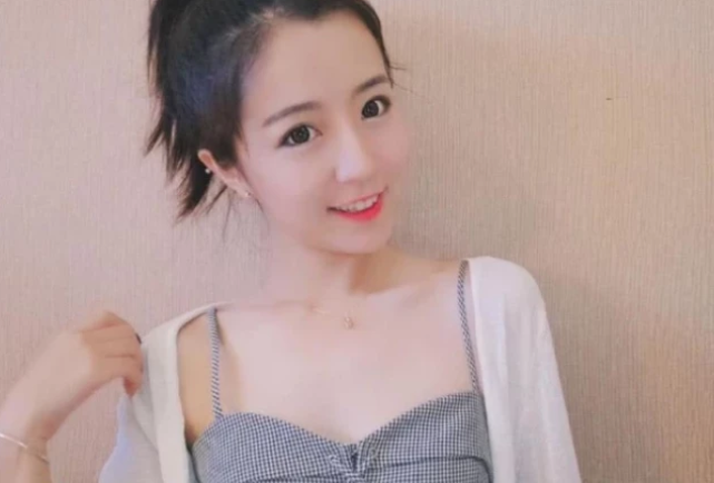 当初走红网络的"莉哥",因神仙颜值备受追捧,现在的样子却让人无法直视