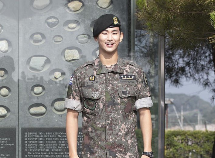 长腿 高颜值外 宋仲基 金秀贤 太阳还要靠 它 才能在艺能界立足 腾讯新闻