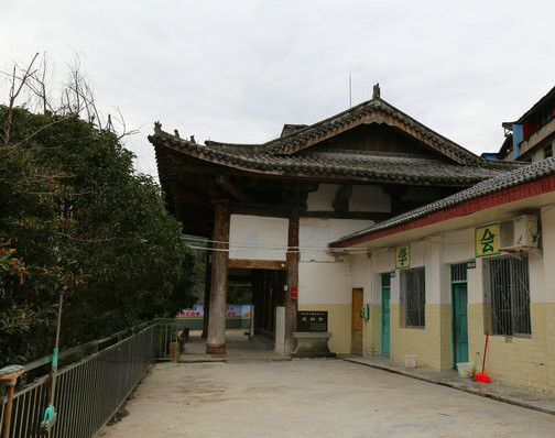 七百岁 高龄 绵阳这座古寺庙竟然藏在一个小学里面 腾讯新闻