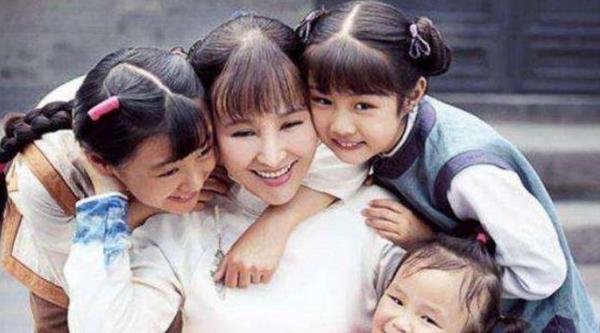 这个导演真有趣主演不是弟弟就是老婆儿子女儿齐上阵真省钱