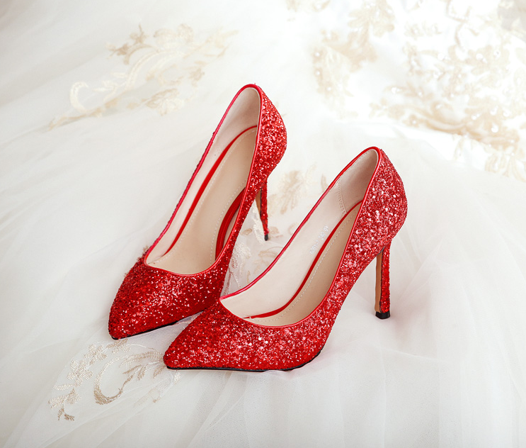 3双红色水晶鞋,婚礼时你会穿哪一双,测你会错过那个爱你的他吗
