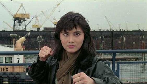 菁曾以出色的武打戏闻名香港电影界,她是《大旗英雄传》中的"水灵光"