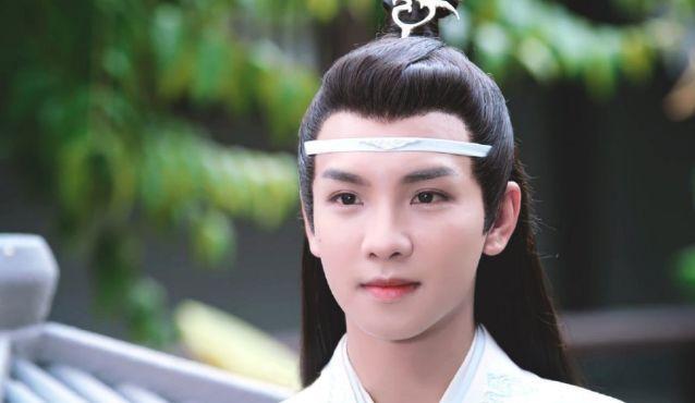 谁说"蓝思追"只能演小奶狗?当他换下古装后,痞帅痞帅攻气十足