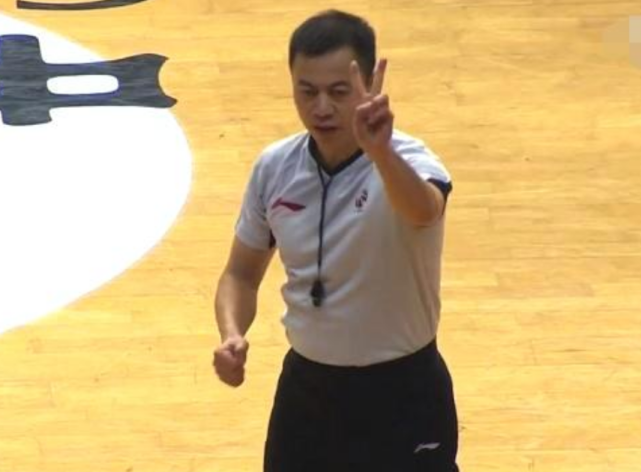 汪梅最后判罚让大家看到下限