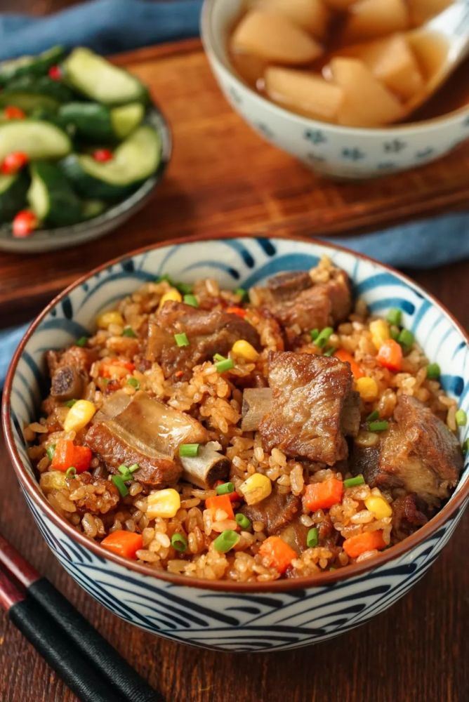 冬天又冷又忙就该吃电饭煲焖饭方便又美味