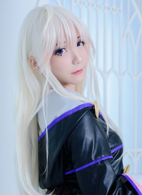 从零开始的魔法书零cos欣赏温婉动人的银发少女漂亮迷人