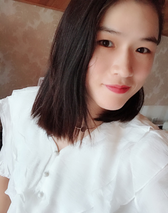 十秒,丁浩就被阿虎一脚踢晕倒地——而作为师父的余昌华也非常不专业