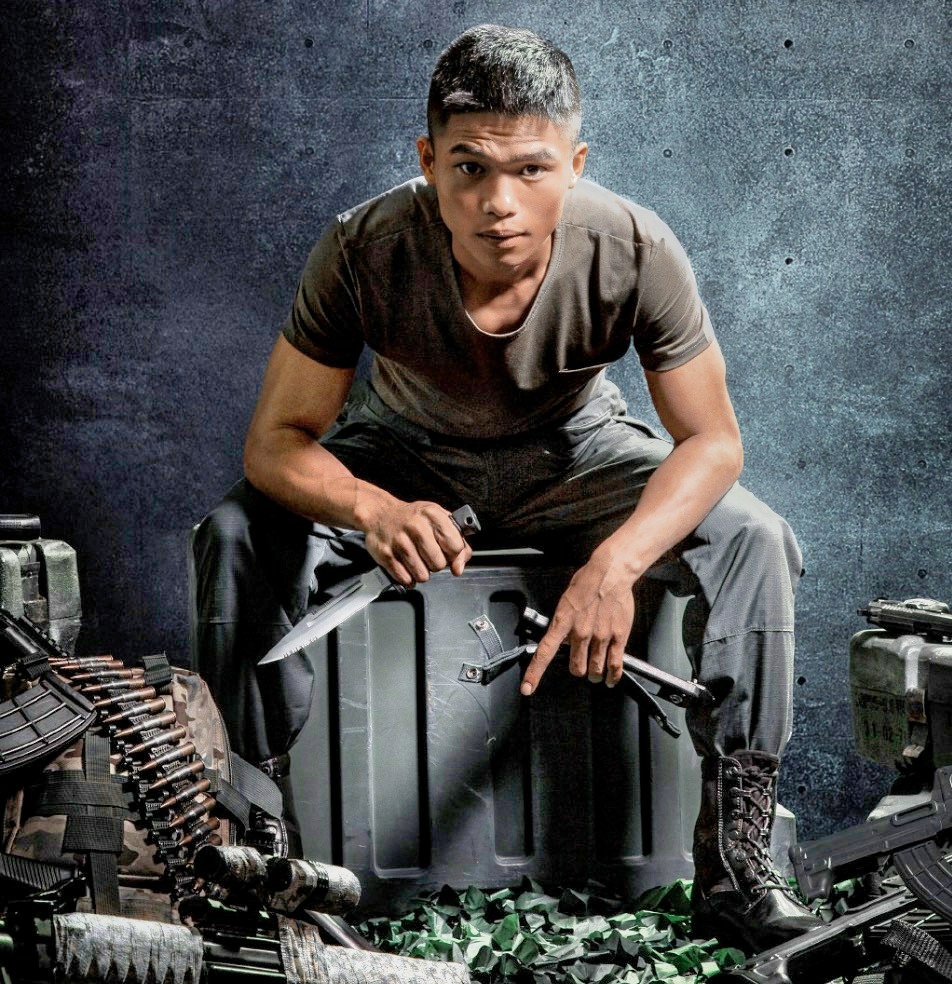 庄小龙晒健身餐,秀肌肉照,网友:一顿8个鸡蛋,班长这么能吃?_腾讯新闻