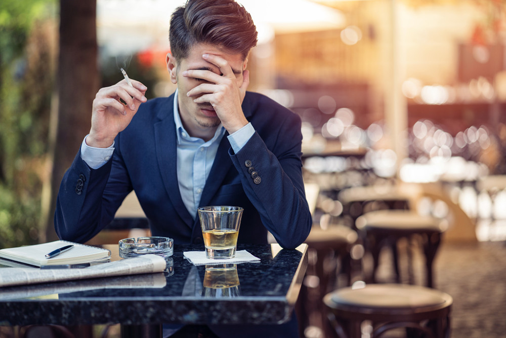 高脂血症|高血脂的祸根找到了！抽烟喝酒排第二，排在首位的你压根没重视