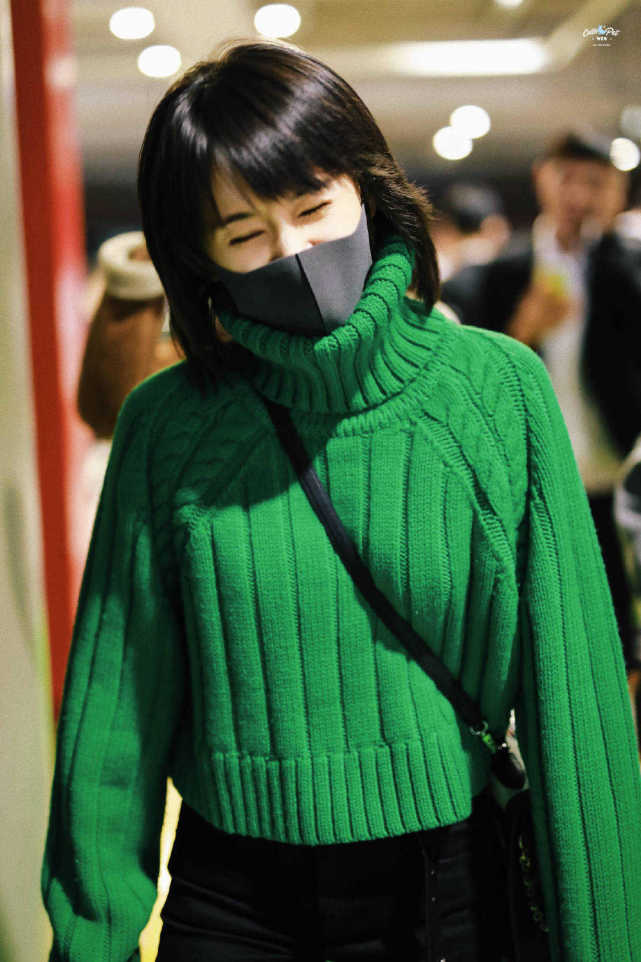 或许王子文的这套穿搭能给你灵感.