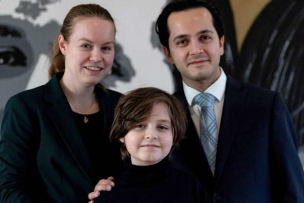 劳伦与父母.(图:cnn)