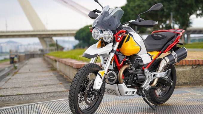 静态体验三缸多功能摩托车moto guzzi v85tt