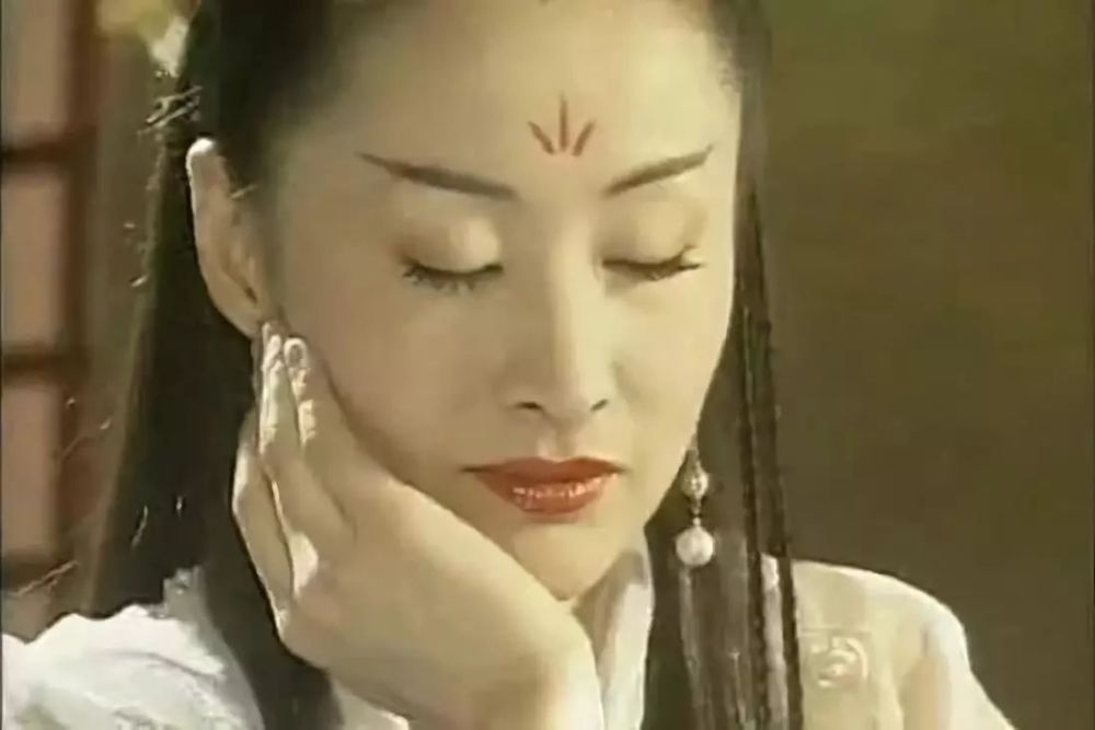 "欲用其利,先挫其锋",嫁衣神功的寓意就是让人懂得取舍,学会锤炼,只有