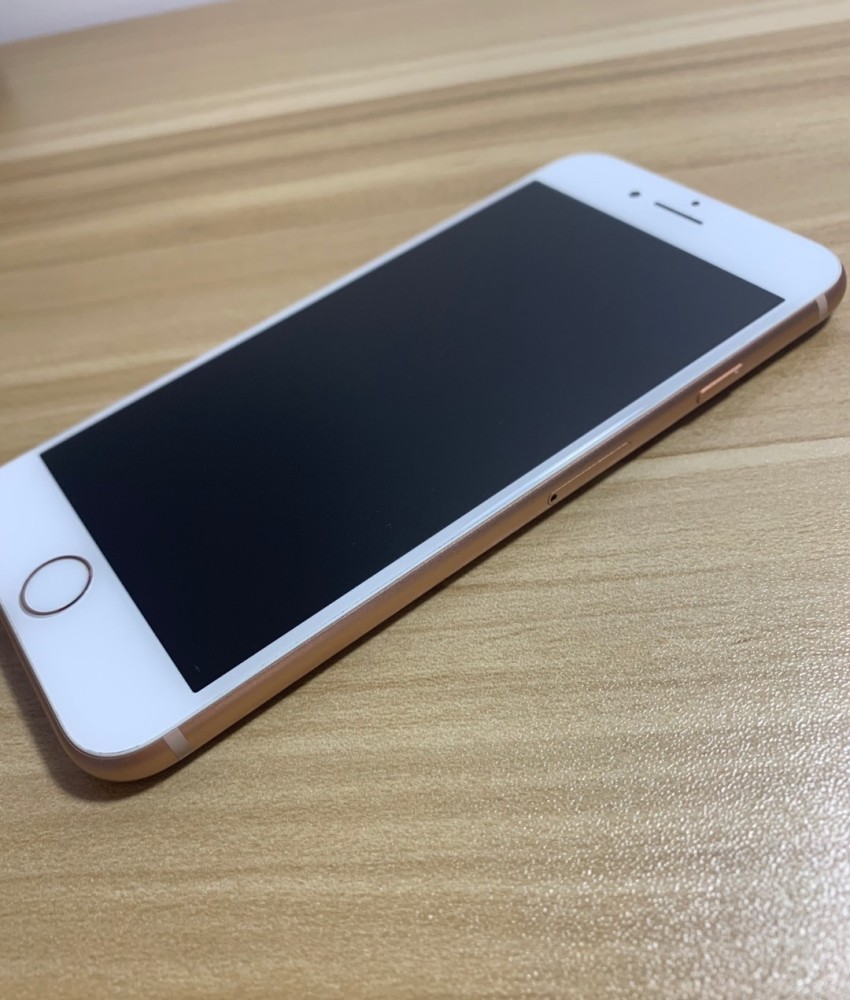 网友花1200买iphone8收货那一刻这钱花得值