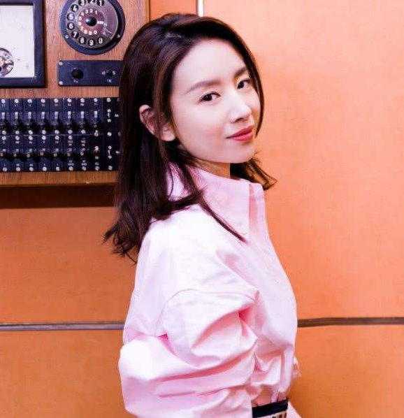 董洁新剧饰演18岁少女,眼袋明显,脸部下垂,网友大呼:太让人出戏了!