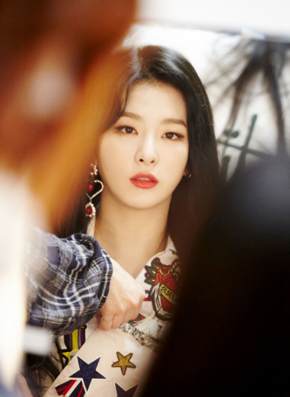 很有艺术天分的爱豆,sm就有两个,yg这位艺人已经画家出道了