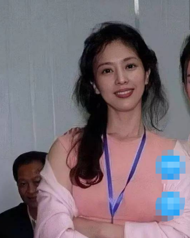 刘亦菲活动生图曝光，脸蛋白里透红状态极佳，网友：不愧是天仙（组图） - 7