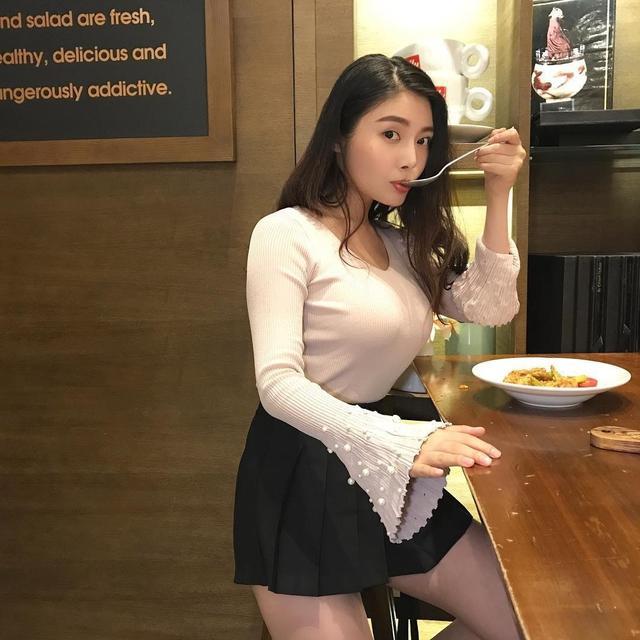 徐冬冬新内衣广告曝光 网民:绝非浪得虚名