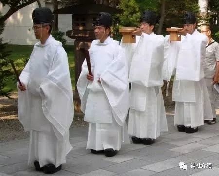 人靠衣裳马靠鞍 日本神社的神主所穿着的服装包含怎样的秘密 腾讯新闻