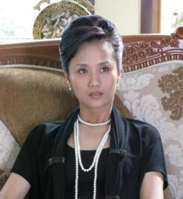 有种"整容"叫慕容云海的妈妈,十年后当她戴上眼镜,51岁像20岁