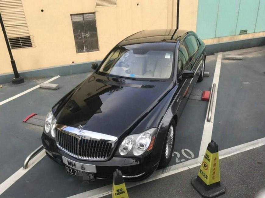 香港顶级豪车,刘銮雄同款迈巴赫62,配30万个性