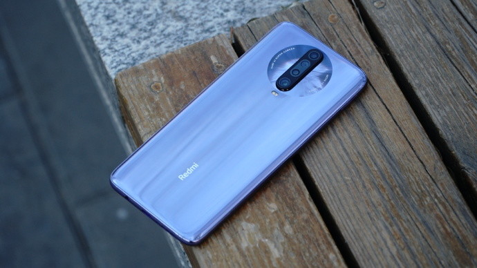 红米k30和荣耀v30海报对比,是荣耀所为还是网友自嗨?