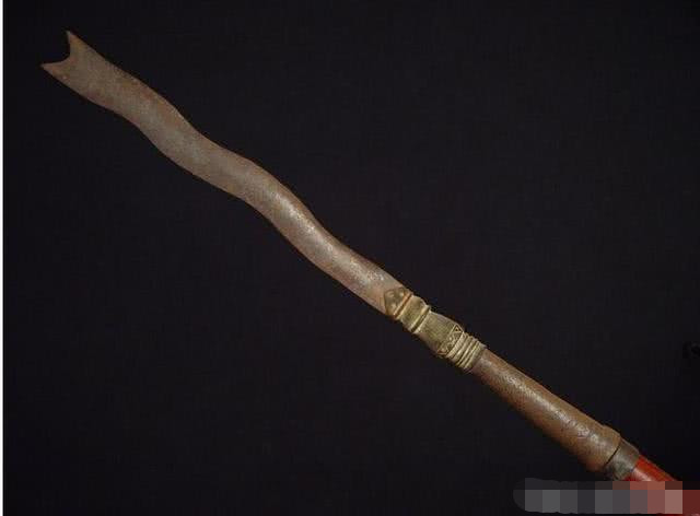 三国中张飞的武器丈八蛇矛,与力学原理不相符,他真实的兵器是什么呢?