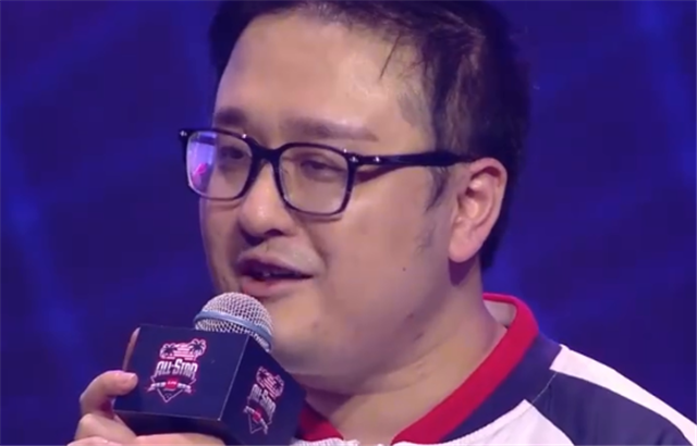 大家或许误会孙亚龙了,他直言给潘慧300万后,自己开心到开香槟