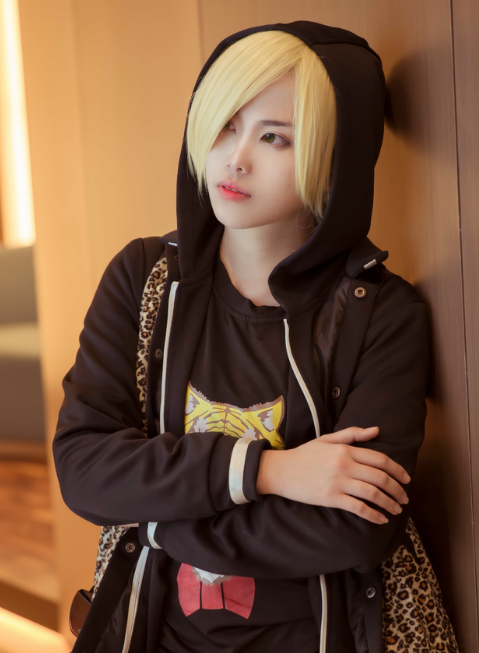 《冰上的尤里》尤里奥cos鉴赏,帅气迷人的兜帽少女