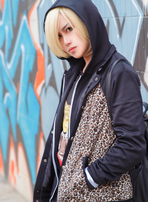 《冰上的尤里》尤里奥cos鉴赏,帅气迷人的金发少女