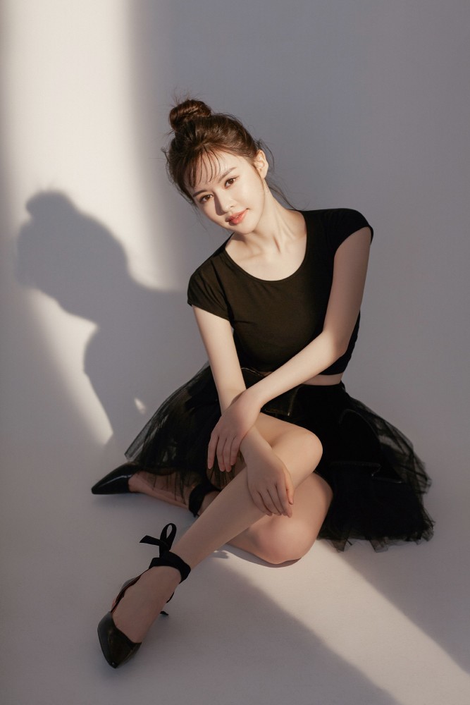 和关之琳相似度高达95%,云千千被赞"中国第一甜心"