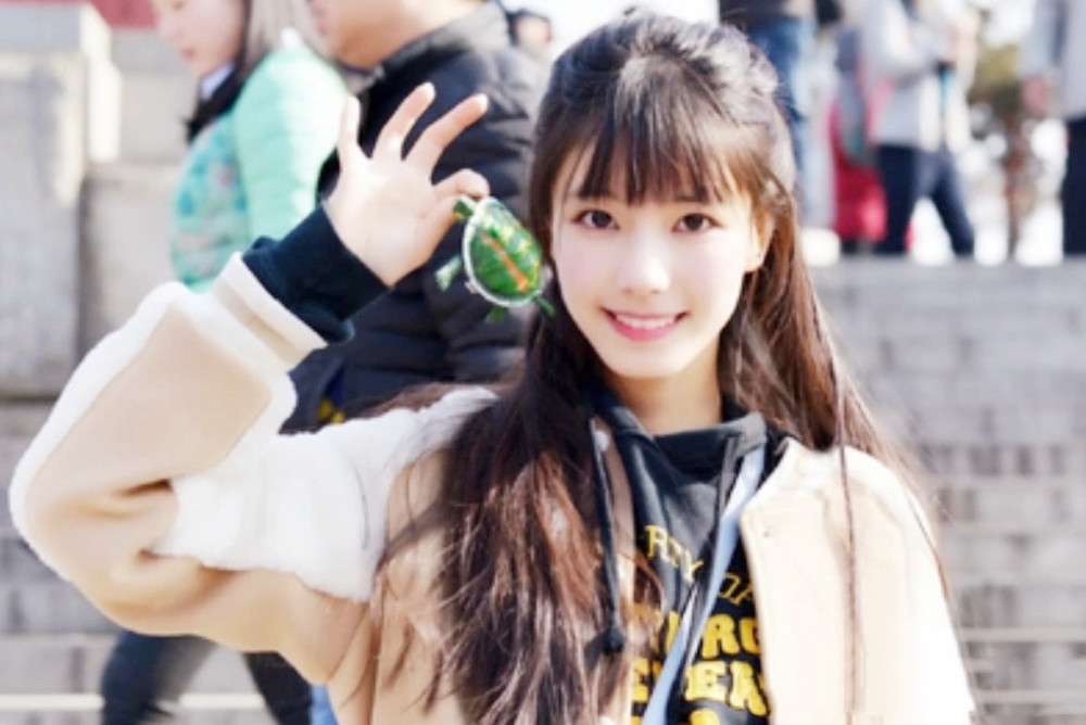 她是"北电校花",刚毕业就被贾乃亮签下,后凭借《双世宠妃》火到发紫!