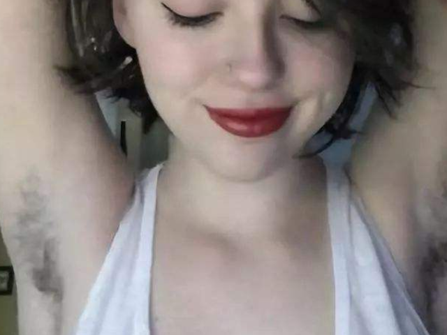 发育缓慢腋毛是进入青春期的第一个标志之一,同时呢,也是身体发育的