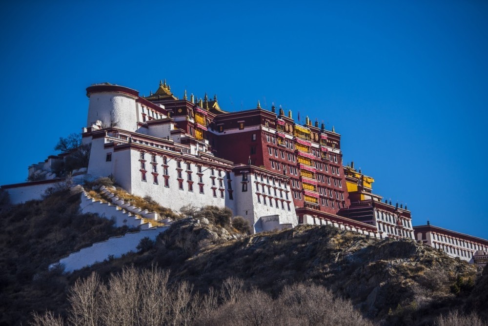 中国历史上有3座布达拉宫:1座在西藏,1座在四川,还有1座在新疆