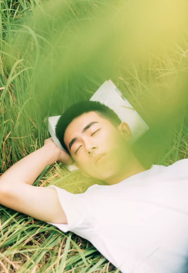 摄影@|陈天爽 ·图文无关发完信息之后,他没有回我,也没有给我打电话