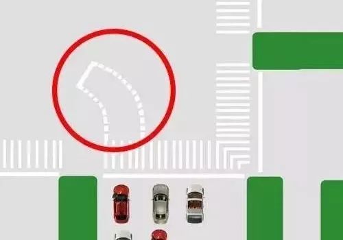在左转待转区等红灯，为啥还是被扣了6分？原因在这里