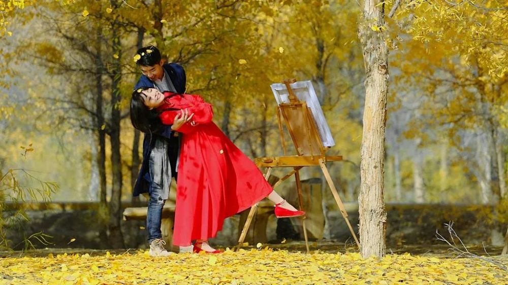 以音乐为线索,一起走进《胡杨之恋》的世界!