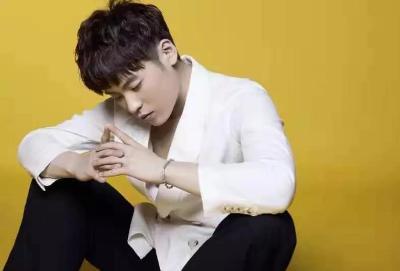 隔壁老樊:掌握去诗歌意象化的作词技巧,成就他