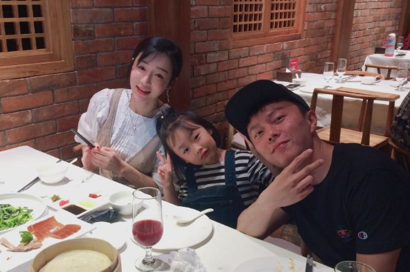 还记得《仙剑三》中圣姑吗?如今越来越惊艳,嫁给了功夫童星谢苗