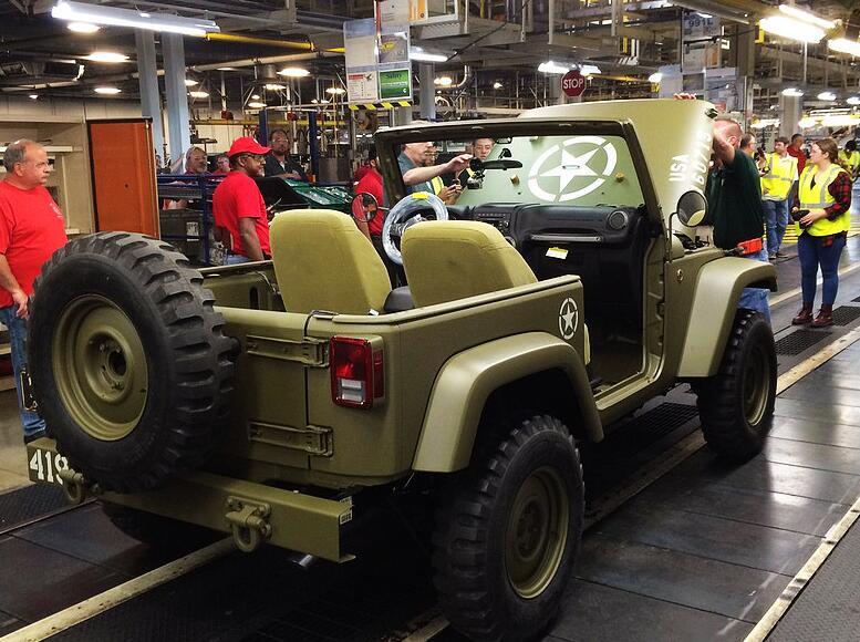 首台军版jeep牧马人下线!3.5t柴油动力 四驱,就像放大版吉姆尼_腾讯新