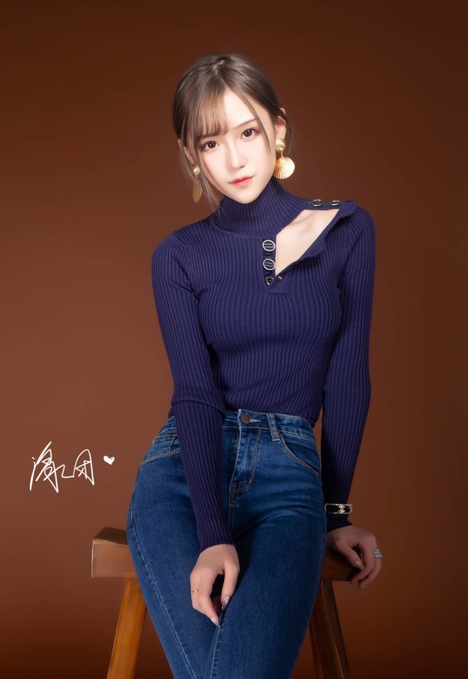 腐团儿终于对"吉娜式紧身衣"下手,看清这曲线,有哪个男人不爱