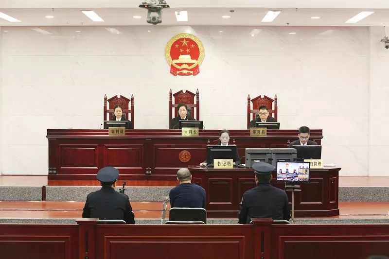 未成年人和妇女卖淫,每月定期通过韦刚等人向定江所交纳2000元保护费