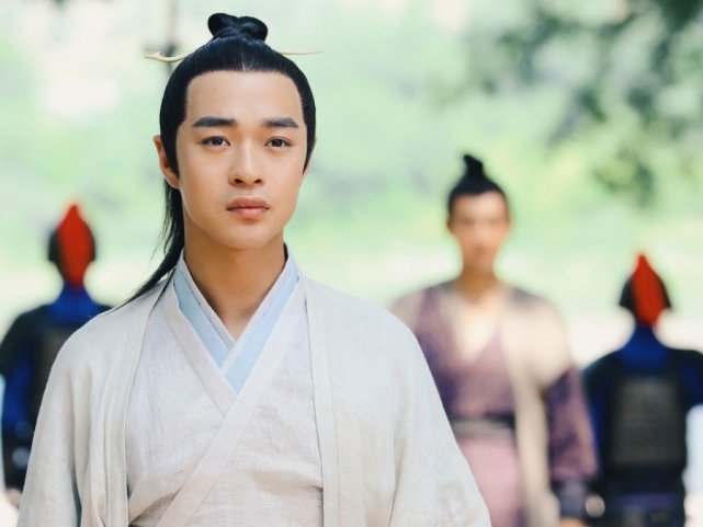 "有过二次合作,在赵丽颖主演的《楚乔传》中出演不谙世事的书生梁少卿