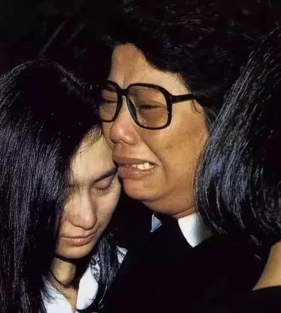 何超琼|何超英、何超琼、何超莲的不幸都隐藏在赌王丧礼的细节里