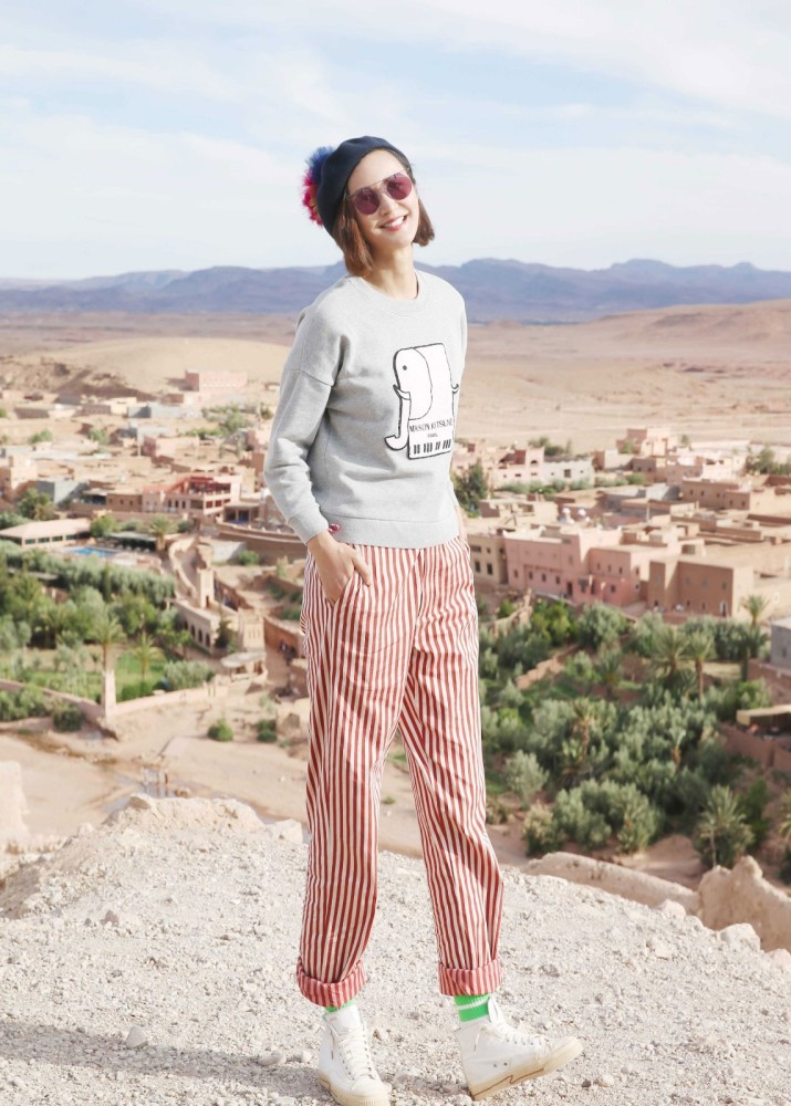 你们喜欢张歆艺的穿搭风格吗?欢迎留言哟!